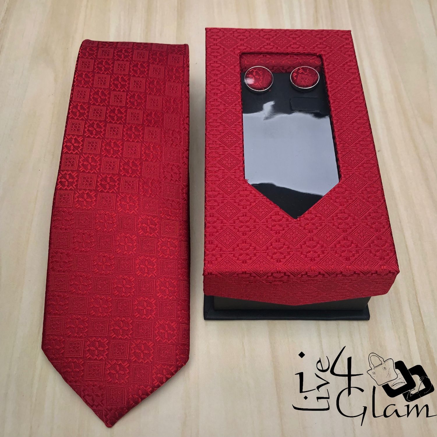 Men&#39;s Tie and Cuff Link Set Red Square Pattern