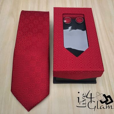 Men&#39;s Tie and Cuff Link Set Red Square Pattern