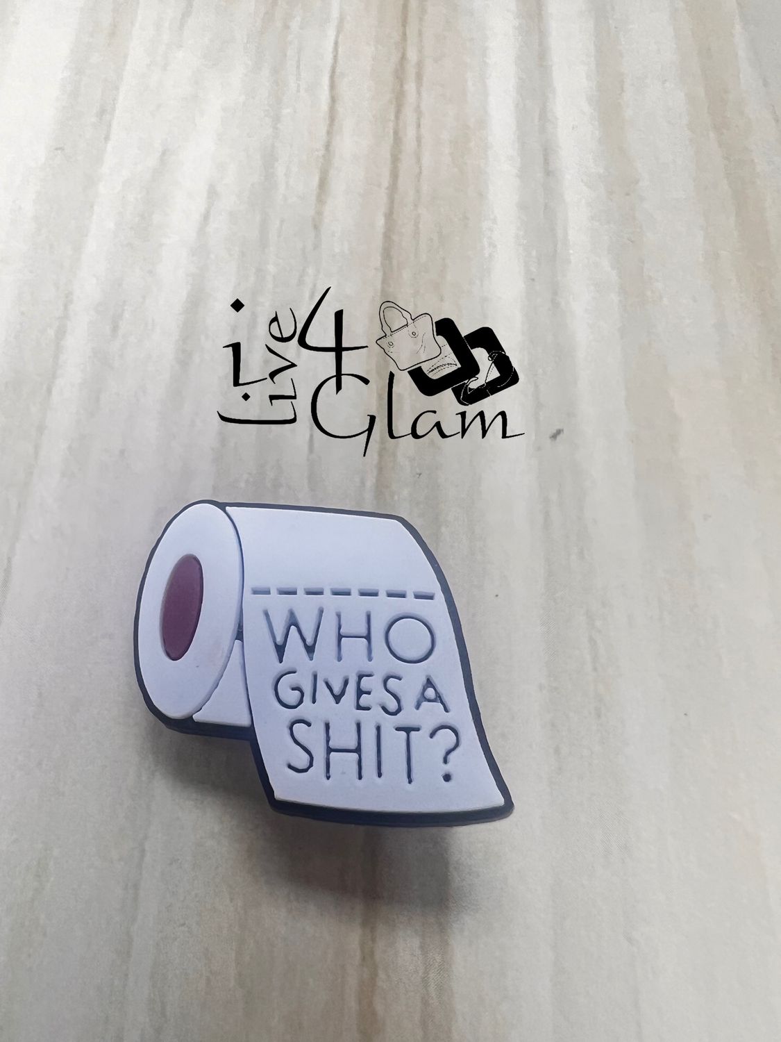 Slogan Jibbit, Style: Who Gives