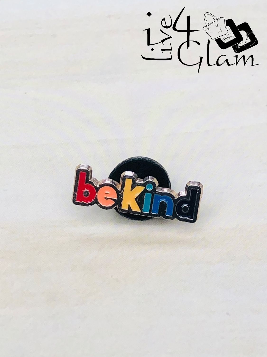Enamel Pin Be Kind, Color: Colourful