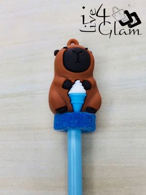 Capybara Pen with Ice Cream