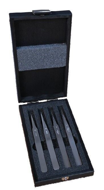 ASSORTIMENTO DI PINZETTE, ACCIAIO 100% ANTIMAGNETICO / N° 1 - 3 - 4 - 5 / 4 PEZZI / IN COFANETTO DI LEGNO
