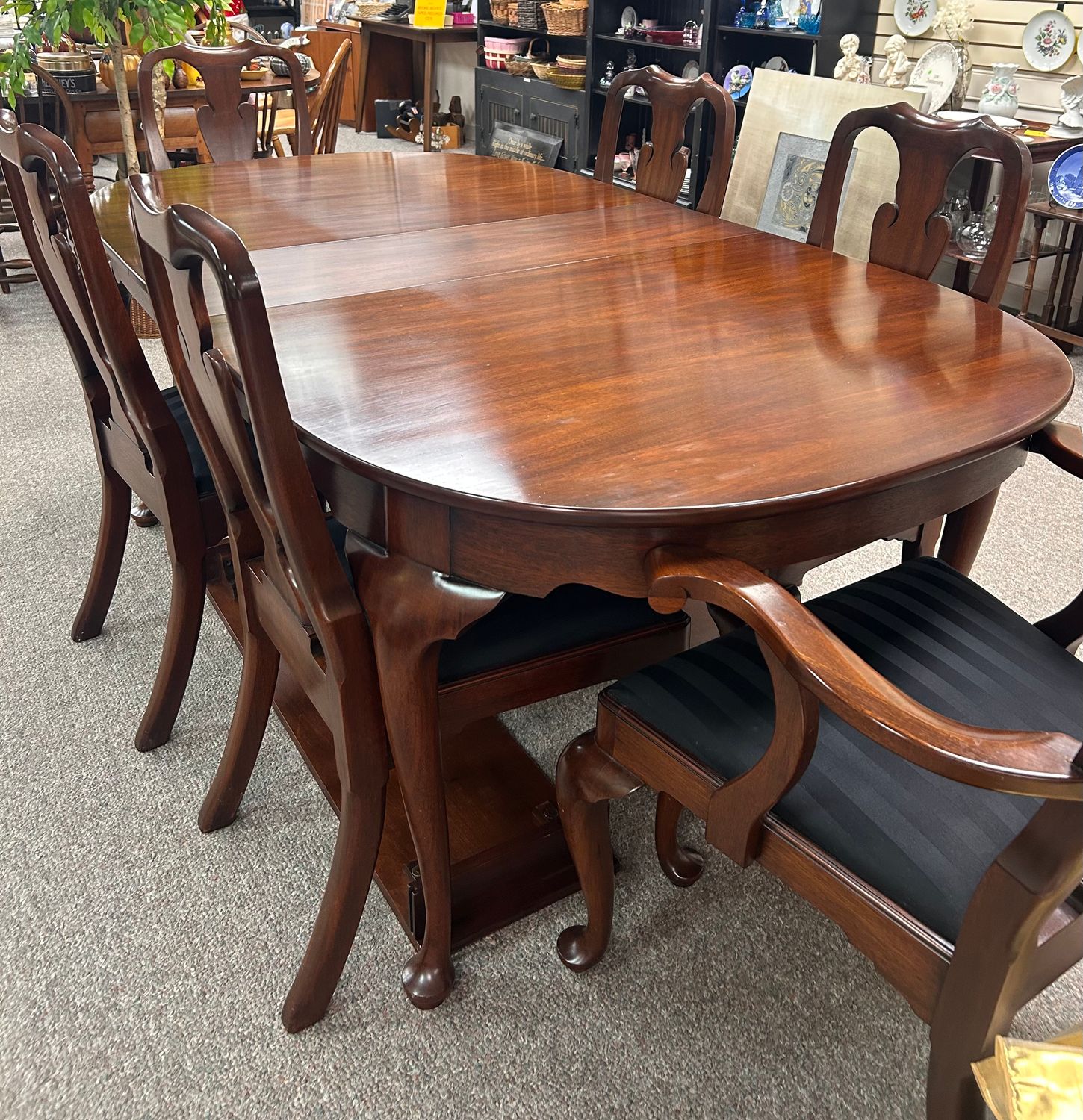Henkel Harris Virginia Galleries Mahogany Queen Anne Dining Table