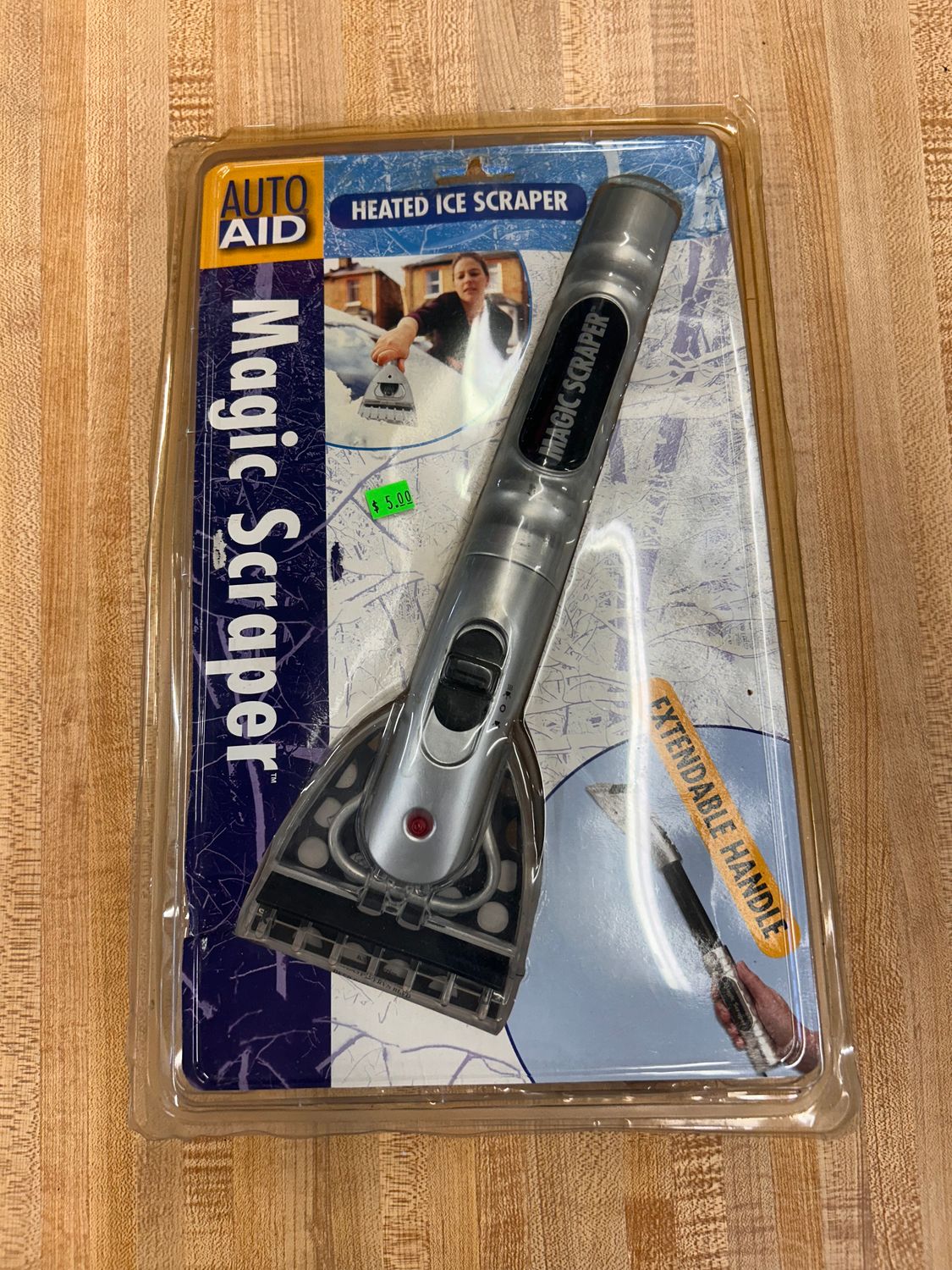 NEW Auto Aid Heated Ice Scraper