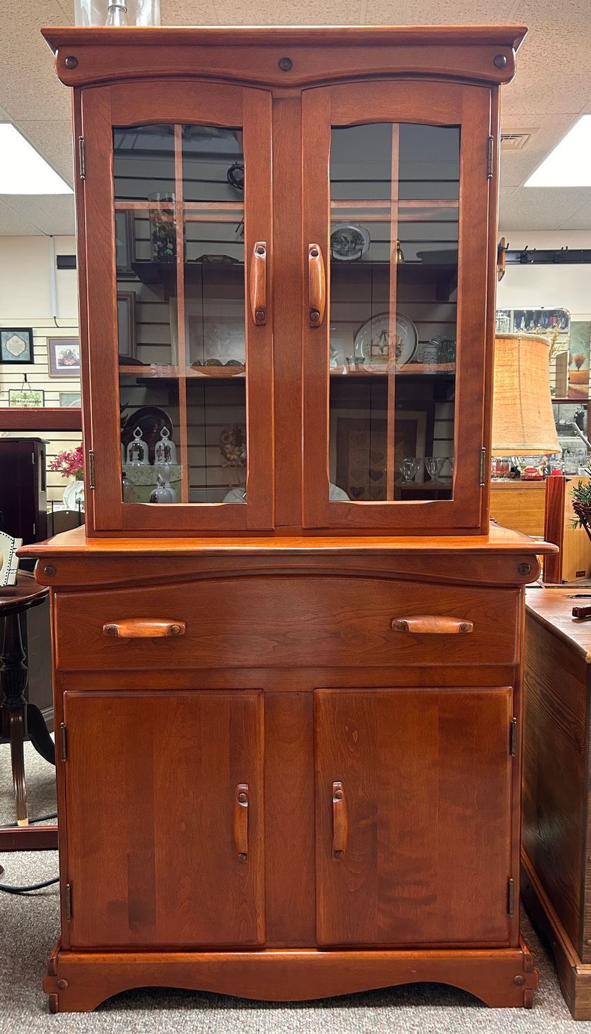 Maple Hutch