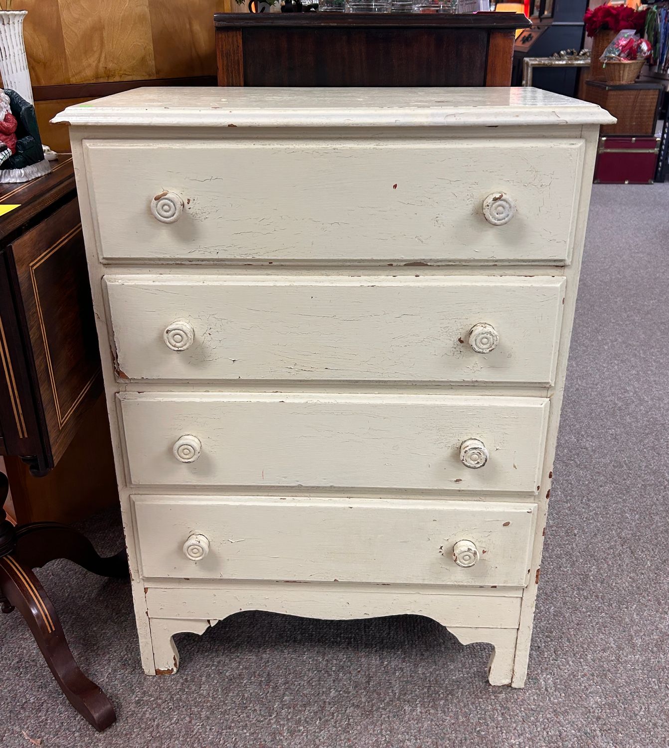 Lea Line Leads Dresser