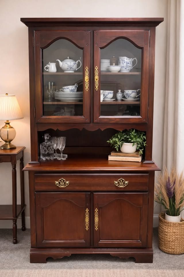 Virginia House Hutch