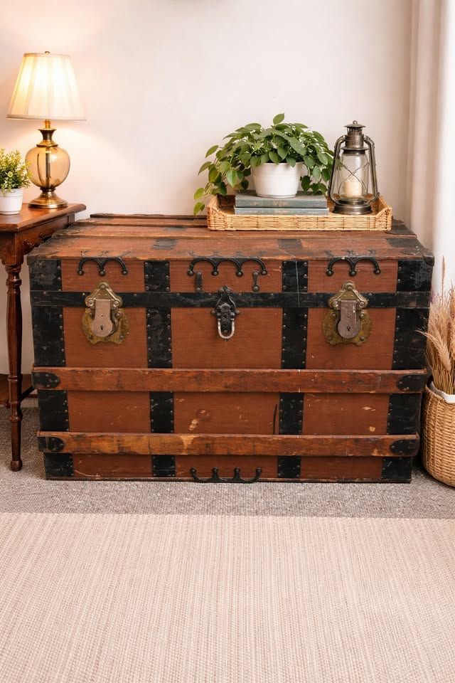 Flat-Top Steamer Trunk Flat-Top Steamer Trunk
