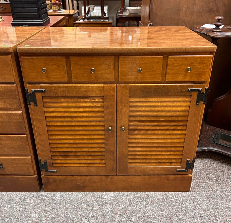 Ethan Allen Heirloom Maple Shutter Door Cabinet