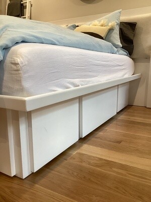 Queen platform bed: 3 drawer