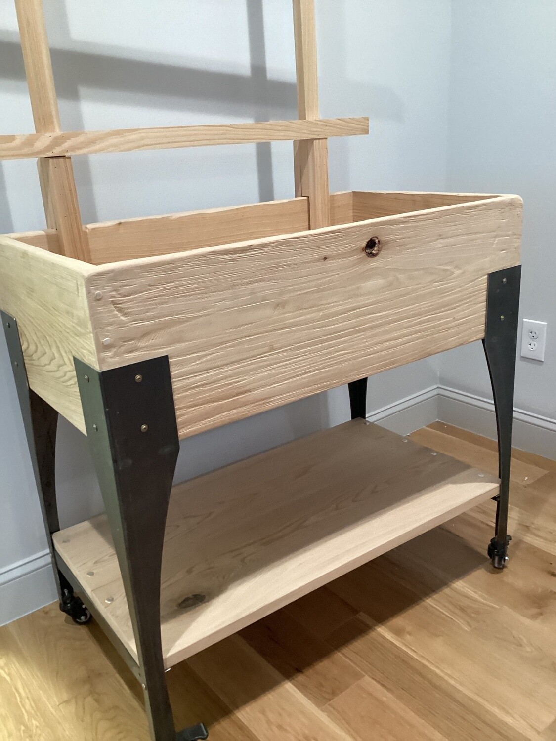 Cypress  (large)planter (ambra legs)