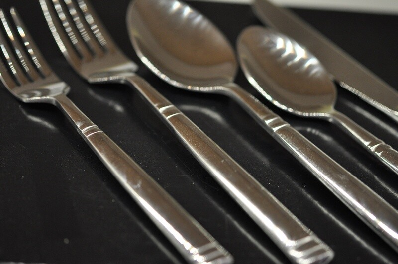 Flatware: Stephine (4 service)