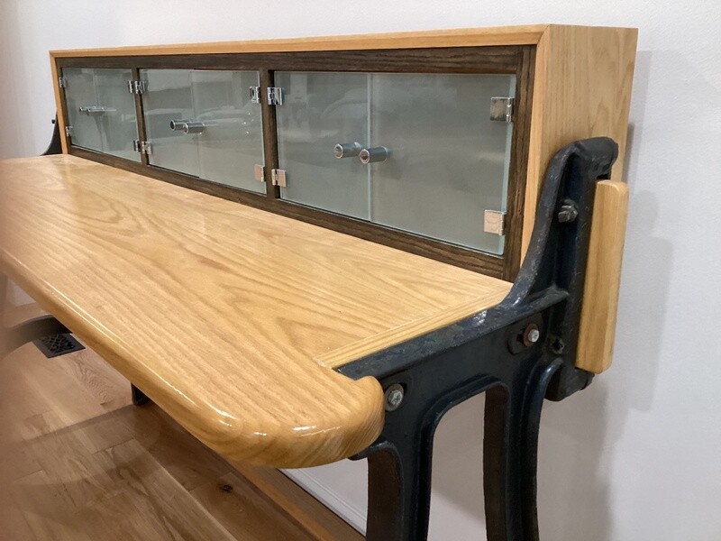 Jump sheer writing desk