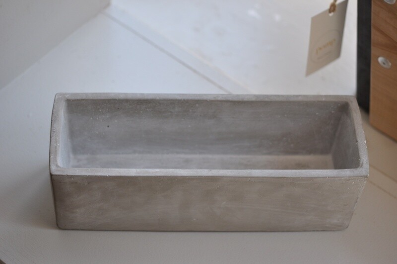 Concrete (8”) rectangle planter