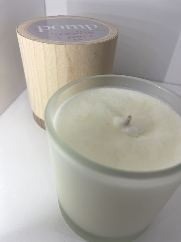 pomp candle: honeysuckle/jasmine   (8 oz)