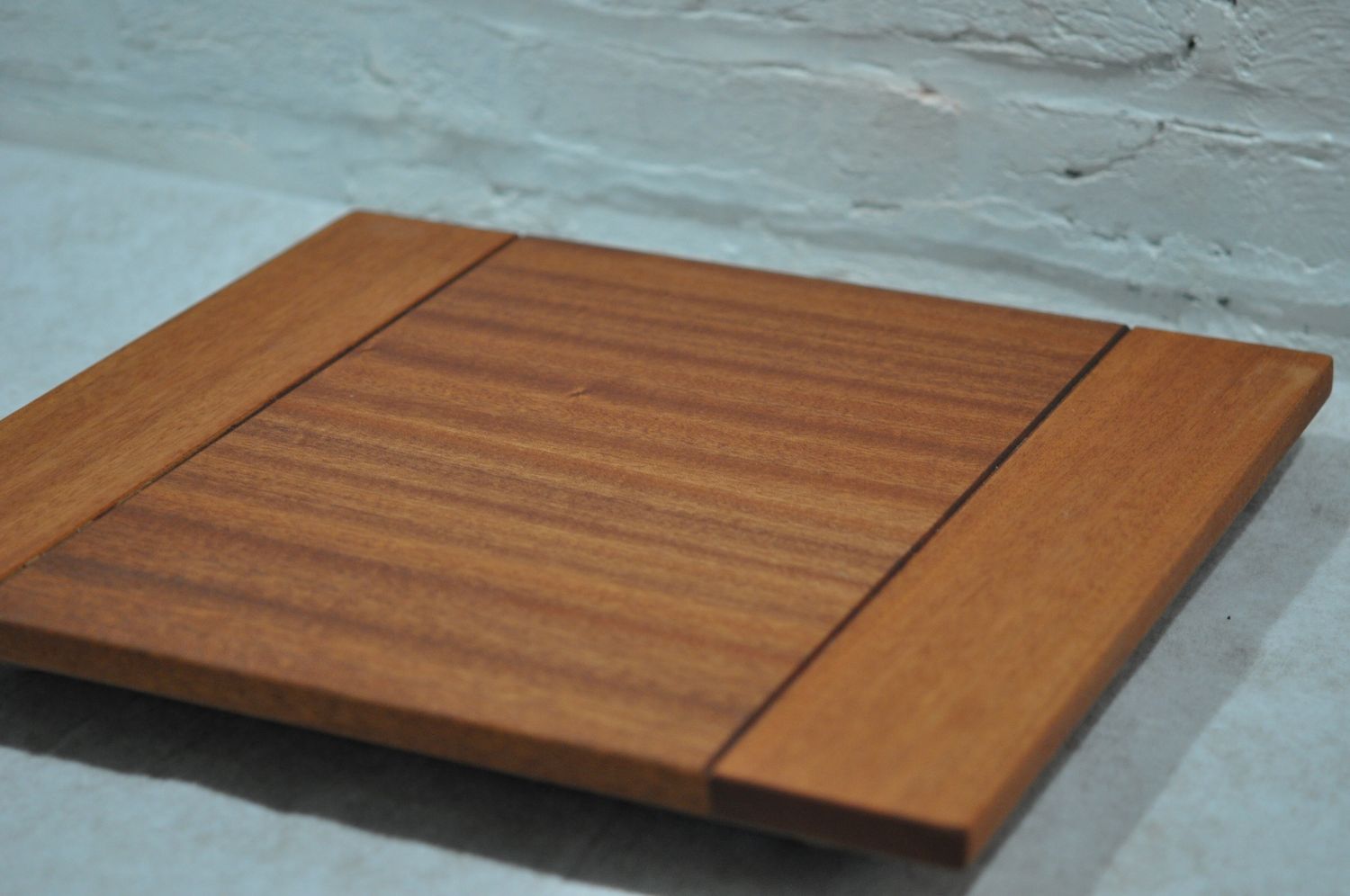 Charcuterie 16&quot; Knife Edge, Wood Type: Mahogany