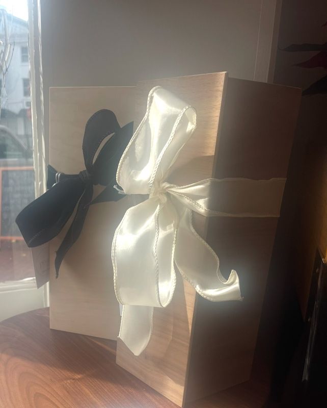 Pomp Box:  Wine Box: