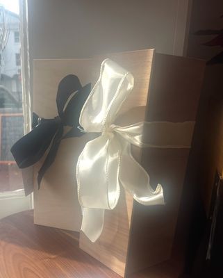 Pomp Box:  Wine Box: