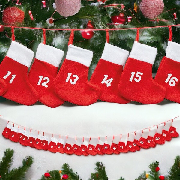 Adventskalender 140x10x12cm, Socken ca. 10x12cm