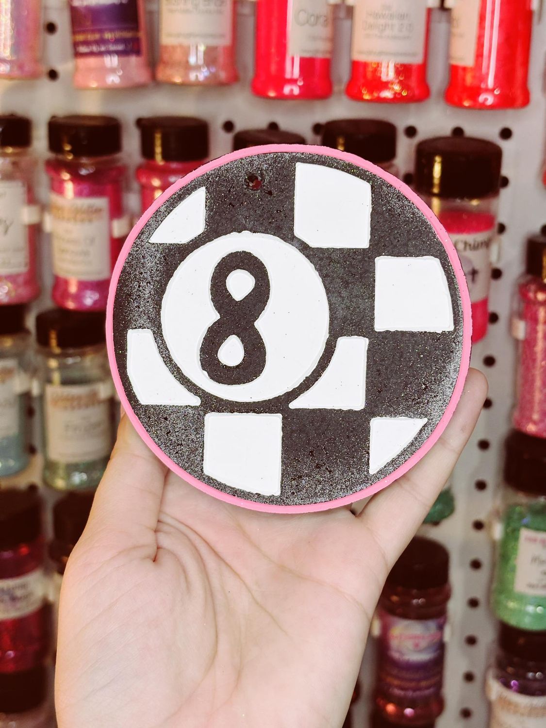 8 Ball checkered