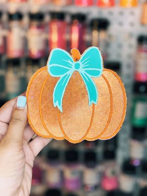 Pumpkin with bow