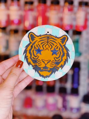 Tiger Checkered Round