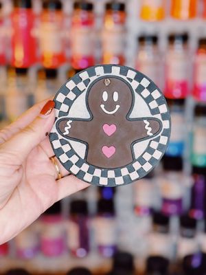 Checkered Gingerbread Round