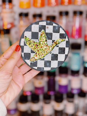 Checkered duck round