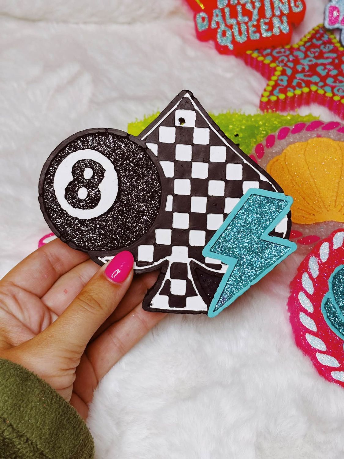 8 ball spade
