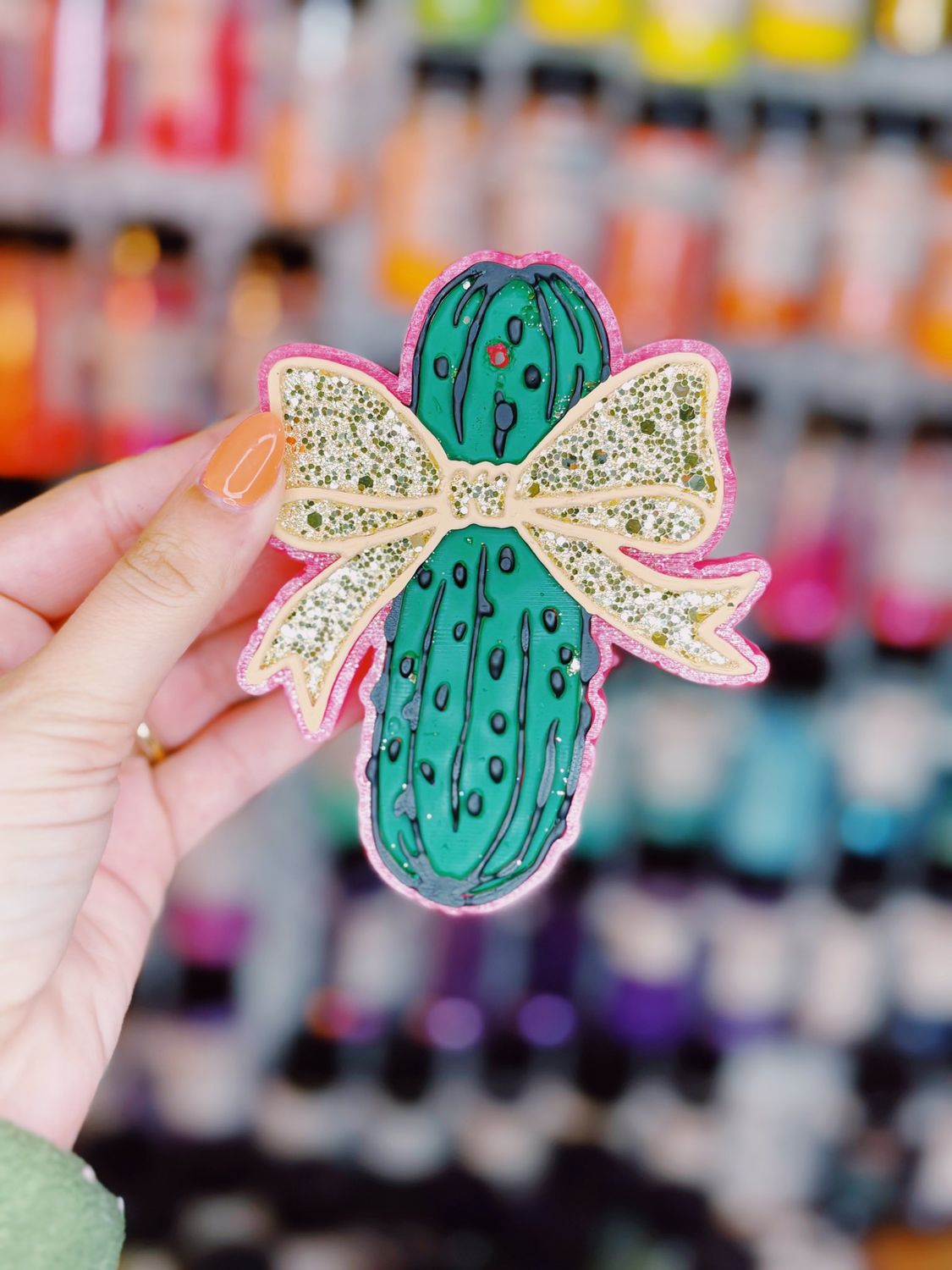 Pickle with bow