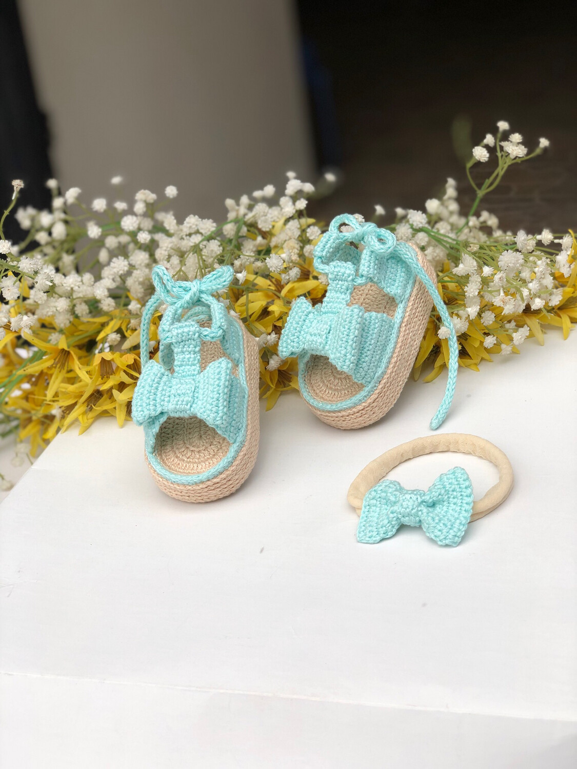 Bow sandals