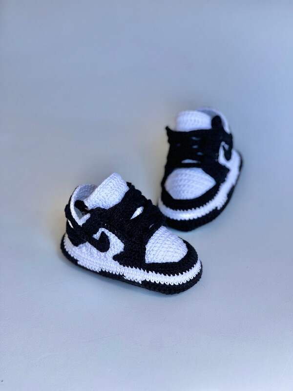 Nike dunk pandas 