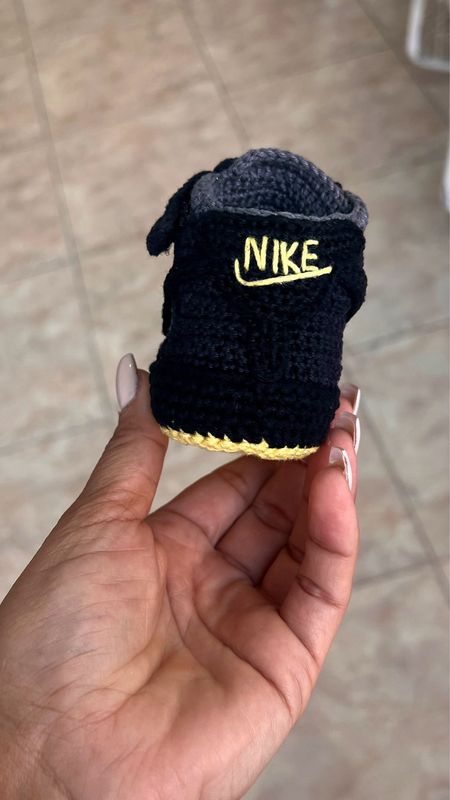 Crochet Nike Air Force 1 Mid