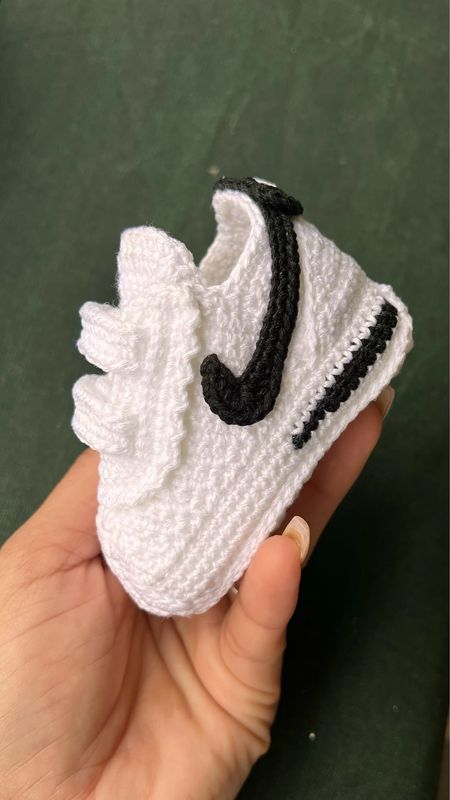 Crochet Nike Cortez sneakers