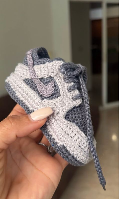 Crochet baby Dunks 