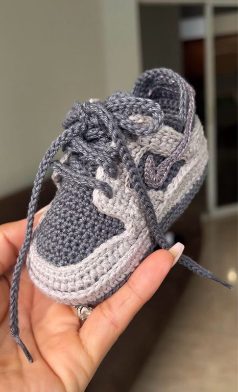 Crochet baby Dunks 