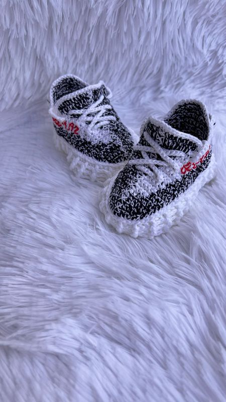 Crochet Yeezy Boost 350 V2 Zebra