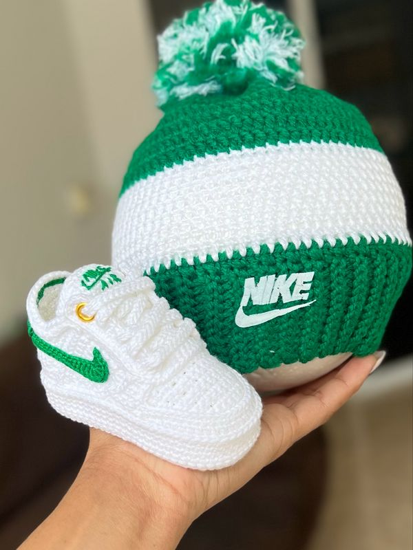 Nike set of sneakers and hat