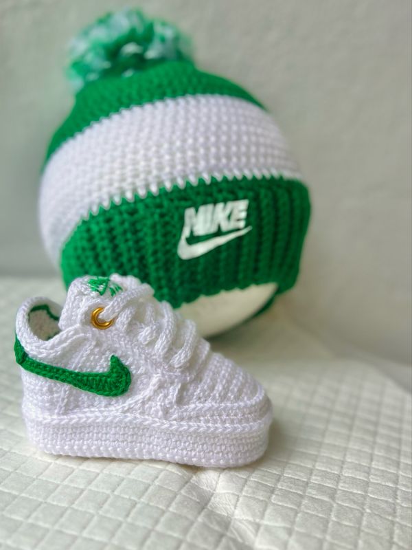 Nike set of sneakers and hat