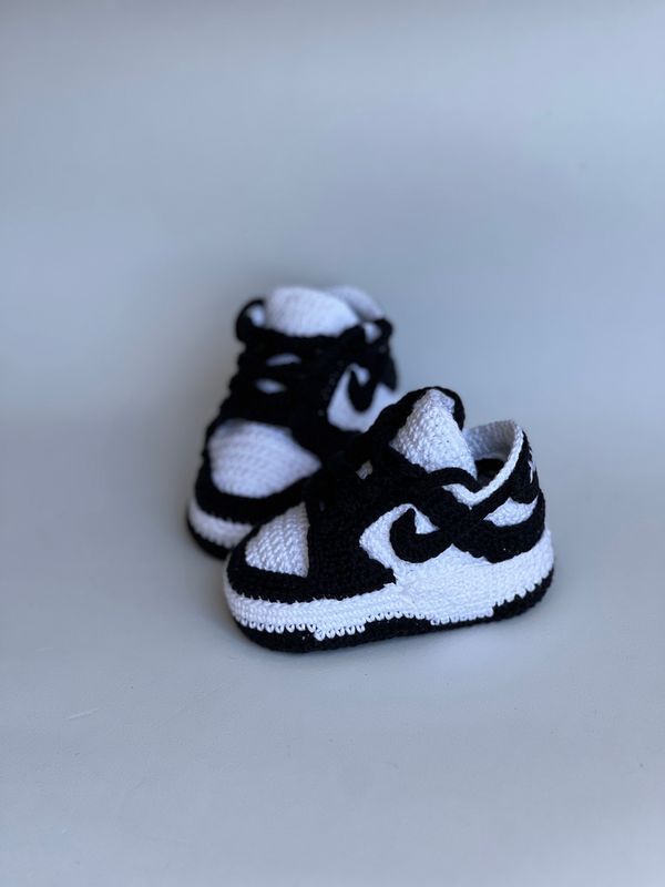 Nike dunk pandas 