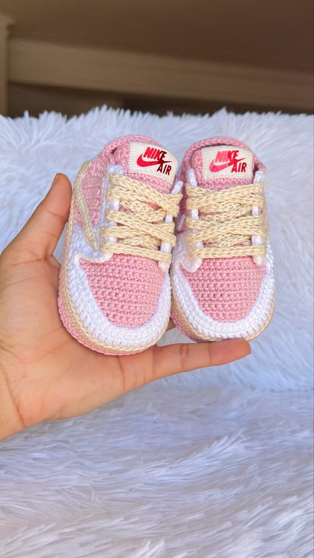 Nike air Jordan 1 Low crochet sneakers by Travis Scott X Fragment🎀