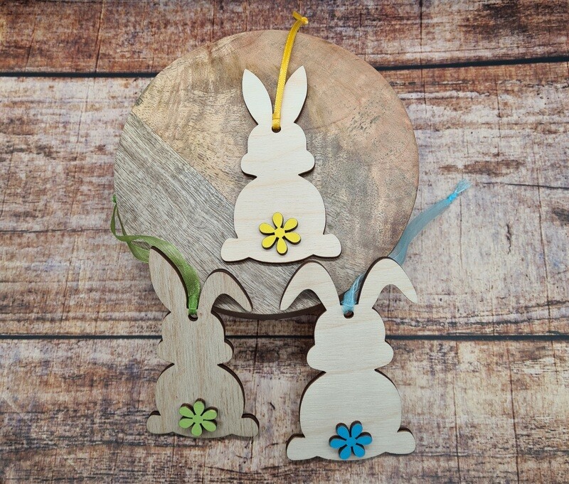 Osterhasen Anhänger mit Blume