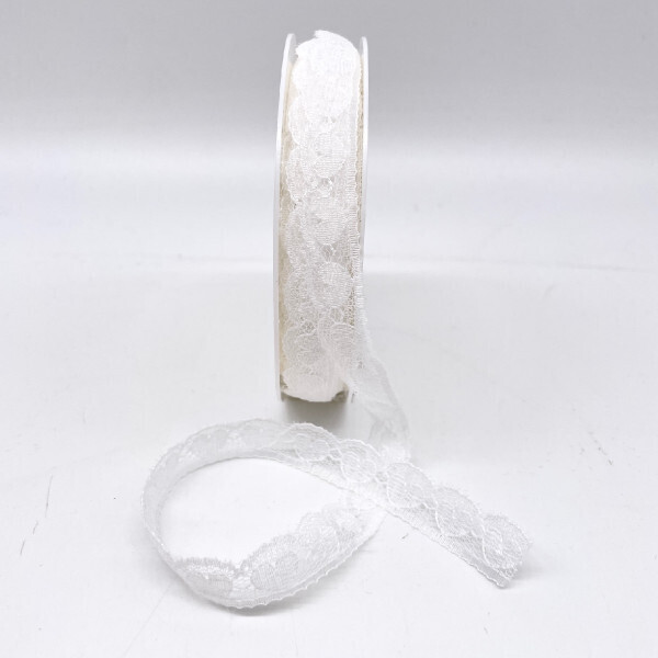 Spitzenband mit Herzen