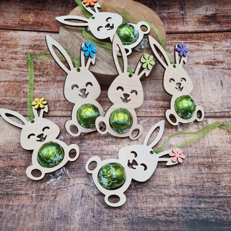 Osterhasen Anhänger mit Schokokugel