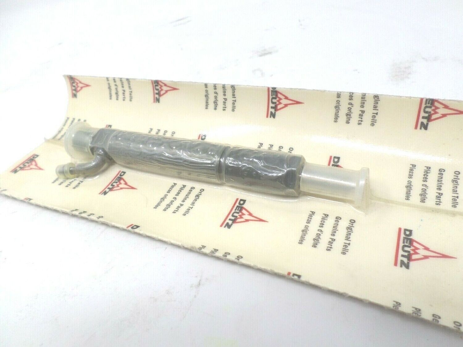 Original Genuine Deutz Engine Parts 2126992 Fuel Injector *NEW*