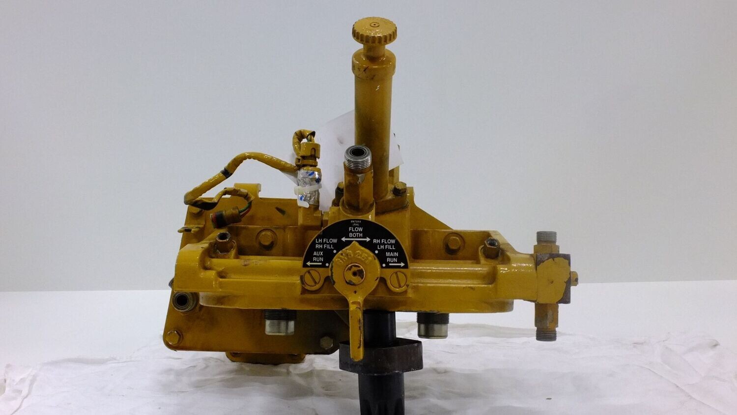 Used BASE AS FUEL FILTER Parts number: 284-7497