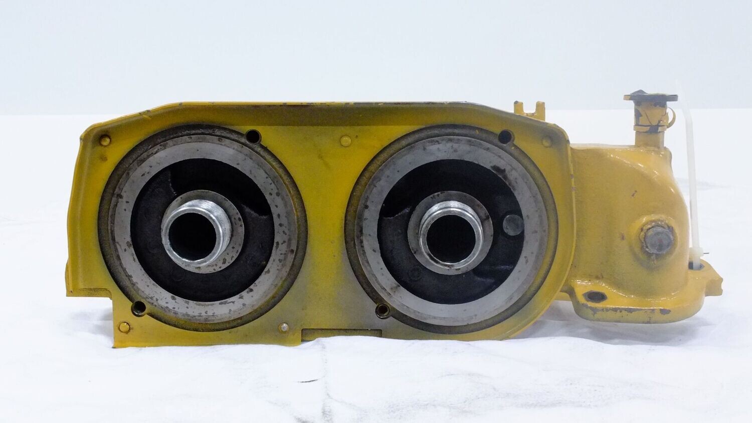 Used OIL FILTER BASE Parts number:
9Y-1652