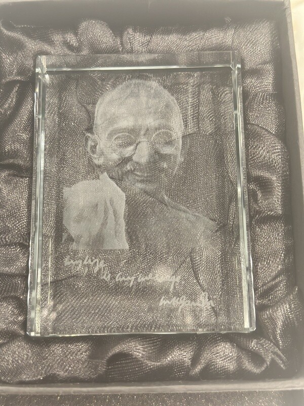 Gandhi Cube W/Specs Large