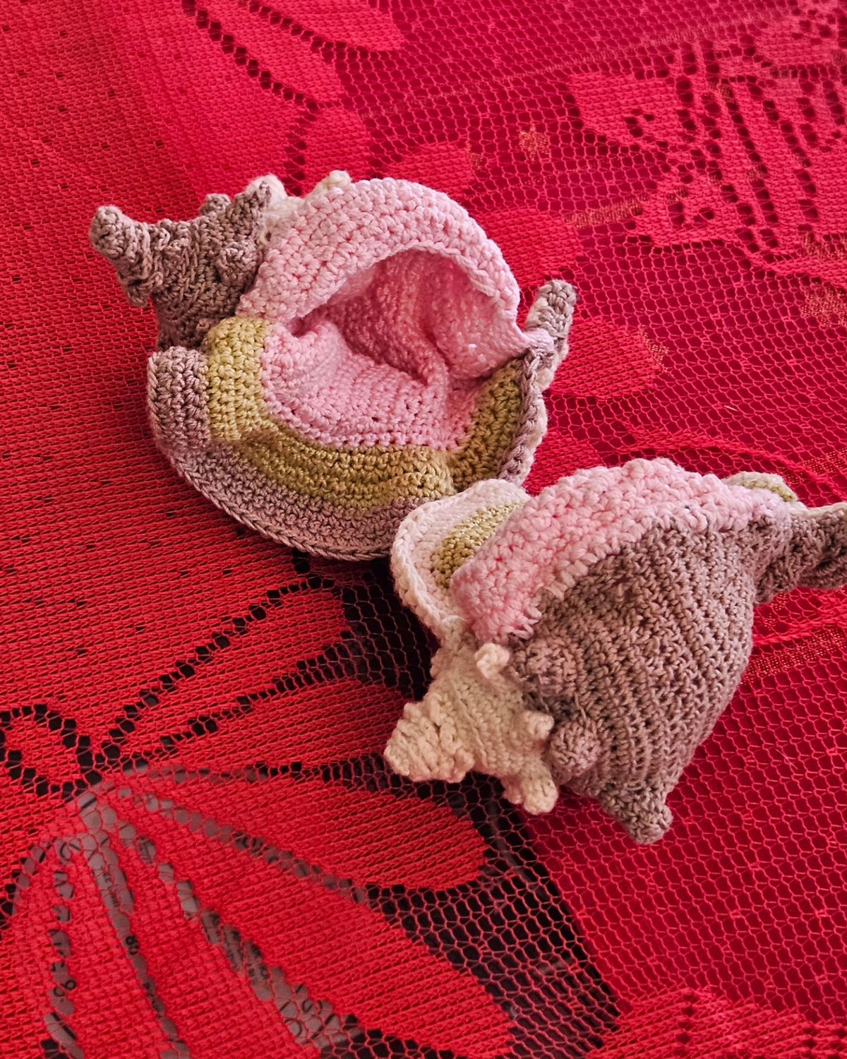 The Crocheted " The Queen Conch Shell Hair Clip "