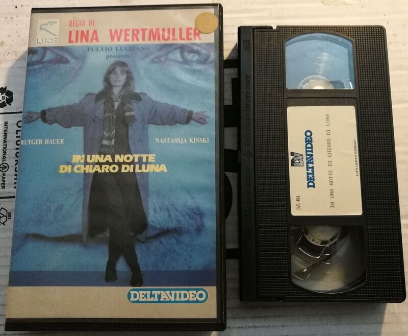 TeknoFilm - VHS – IN UNA NOTTE DI CHIARO DI LUNA di Lina Wertmüller (1989) - DELTAVIDEO